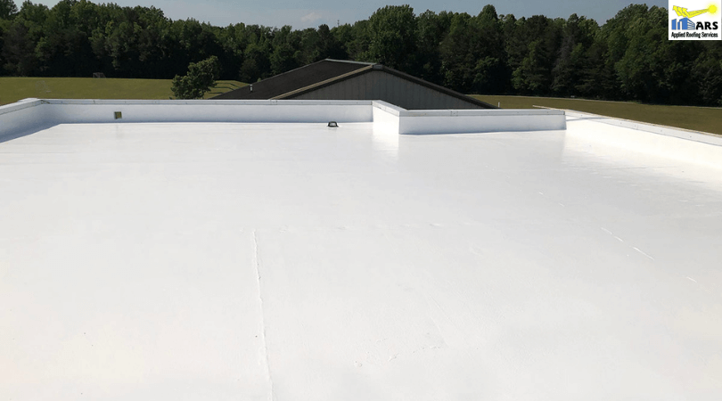 Liquid rubber flat roofing system for new flat roofs or roof repairs 